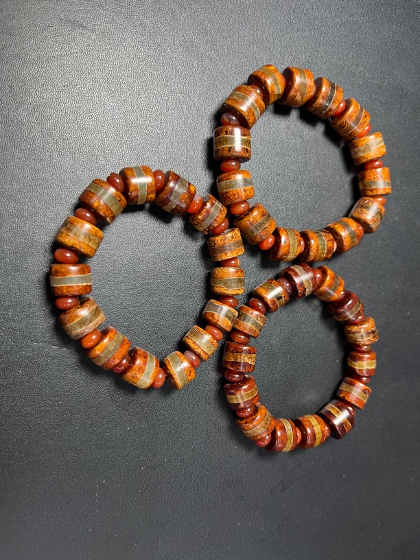 B001 一线药师玛瑙桶珠11mm*14mm以实物为准，左右多样性发其一