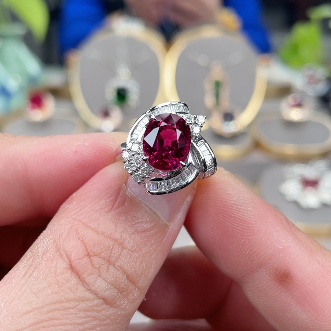 碧玺戒指18K金镶嵌3.92ct