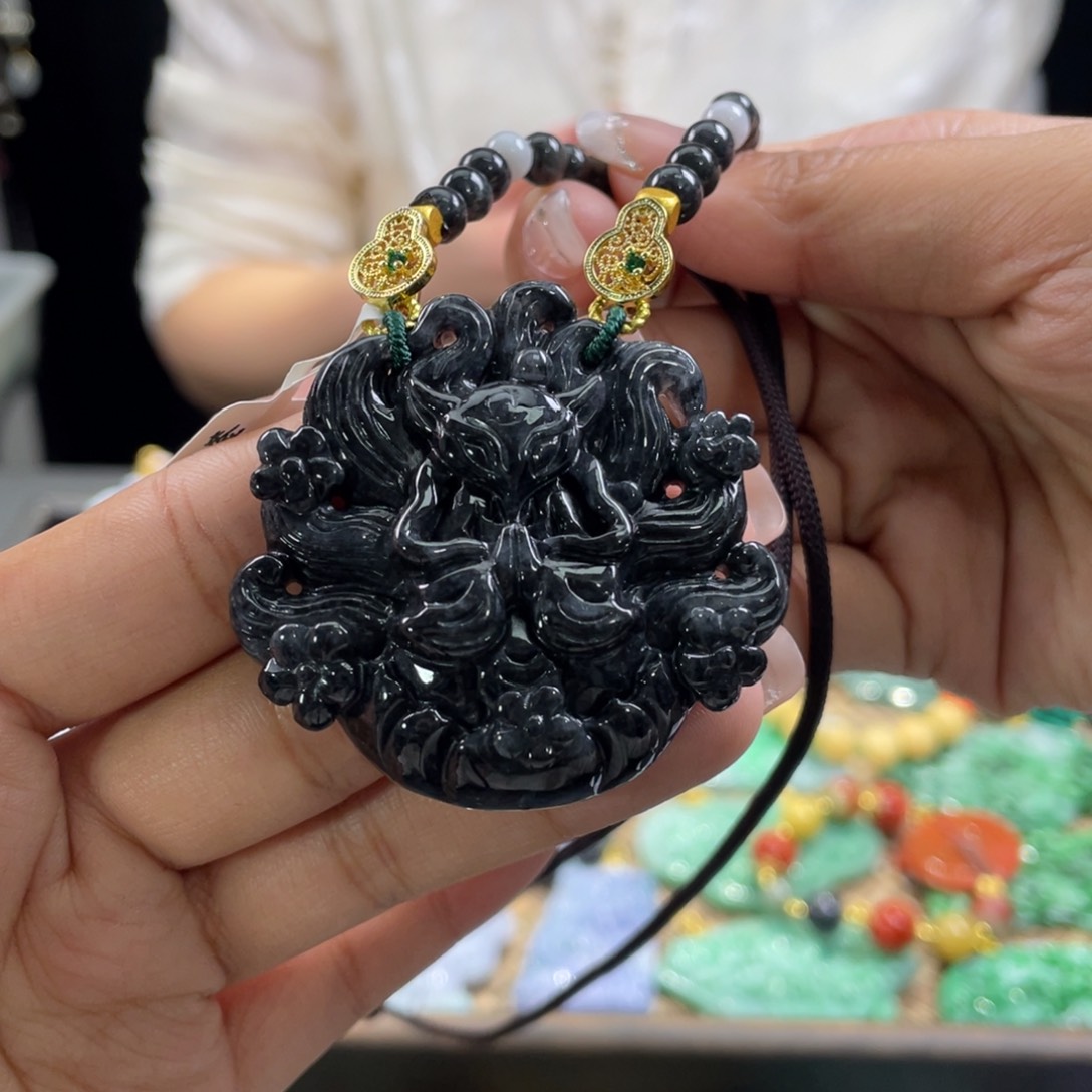 翡翠颈饰未镶嵌代编织