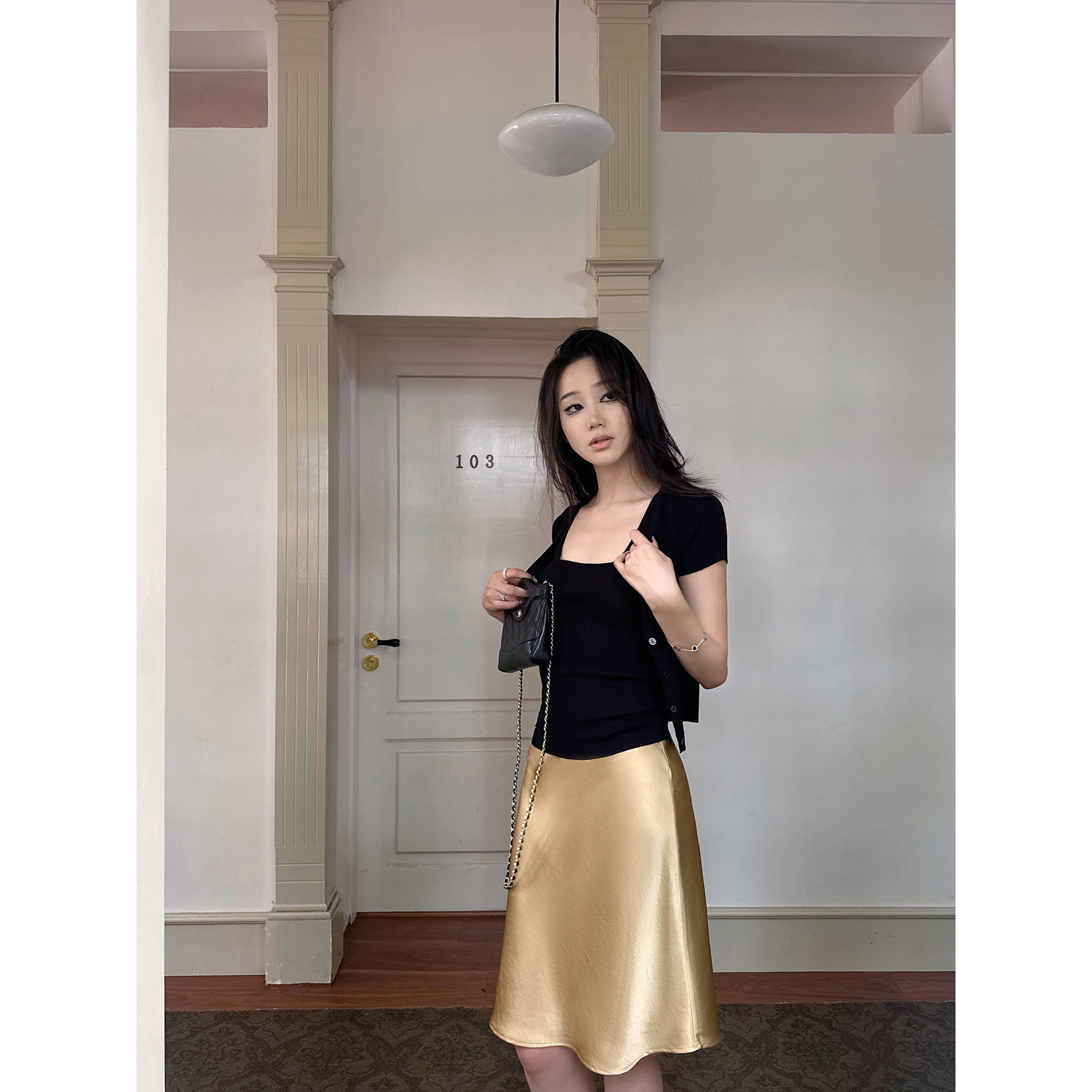 5werkwen 琉璃柔雾 缎面斜裁松紧鱼尾半身气质高腰包臀短裙