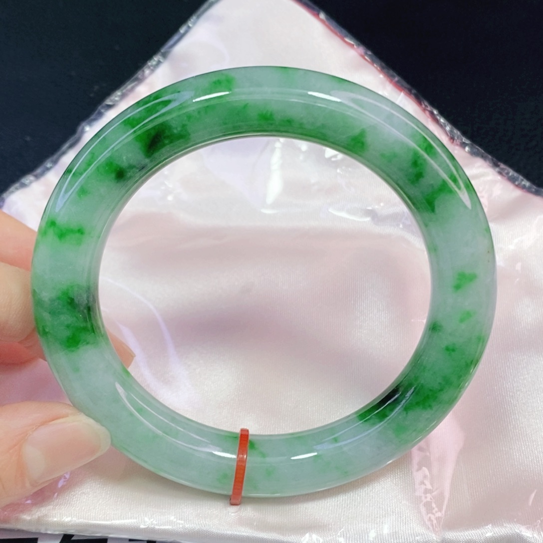 未镶嵌手镯翡翠60圆镯