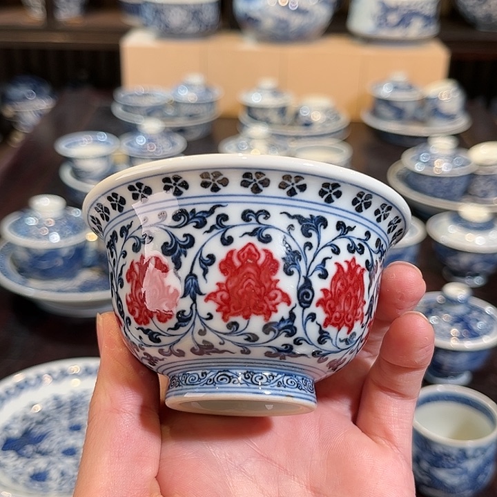 瓷片萍云然坊釉里红杯