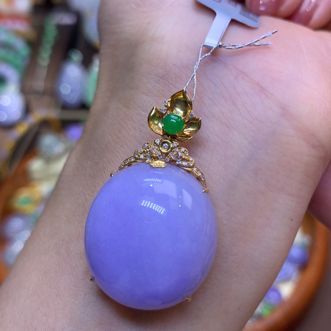 翡翠18K金镶嵌颈饰