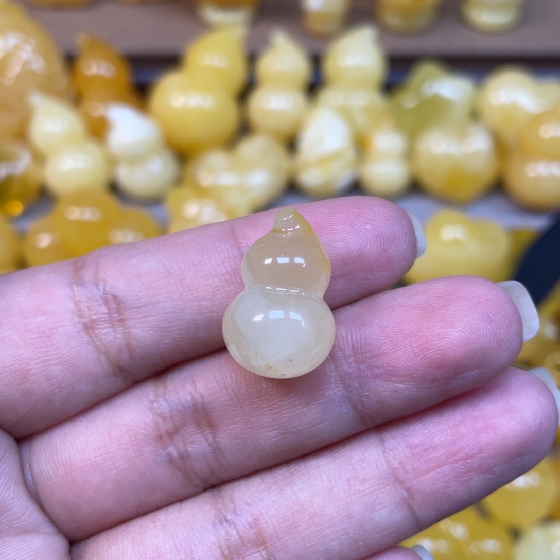 琥珀未镶嵌珠宝奇石