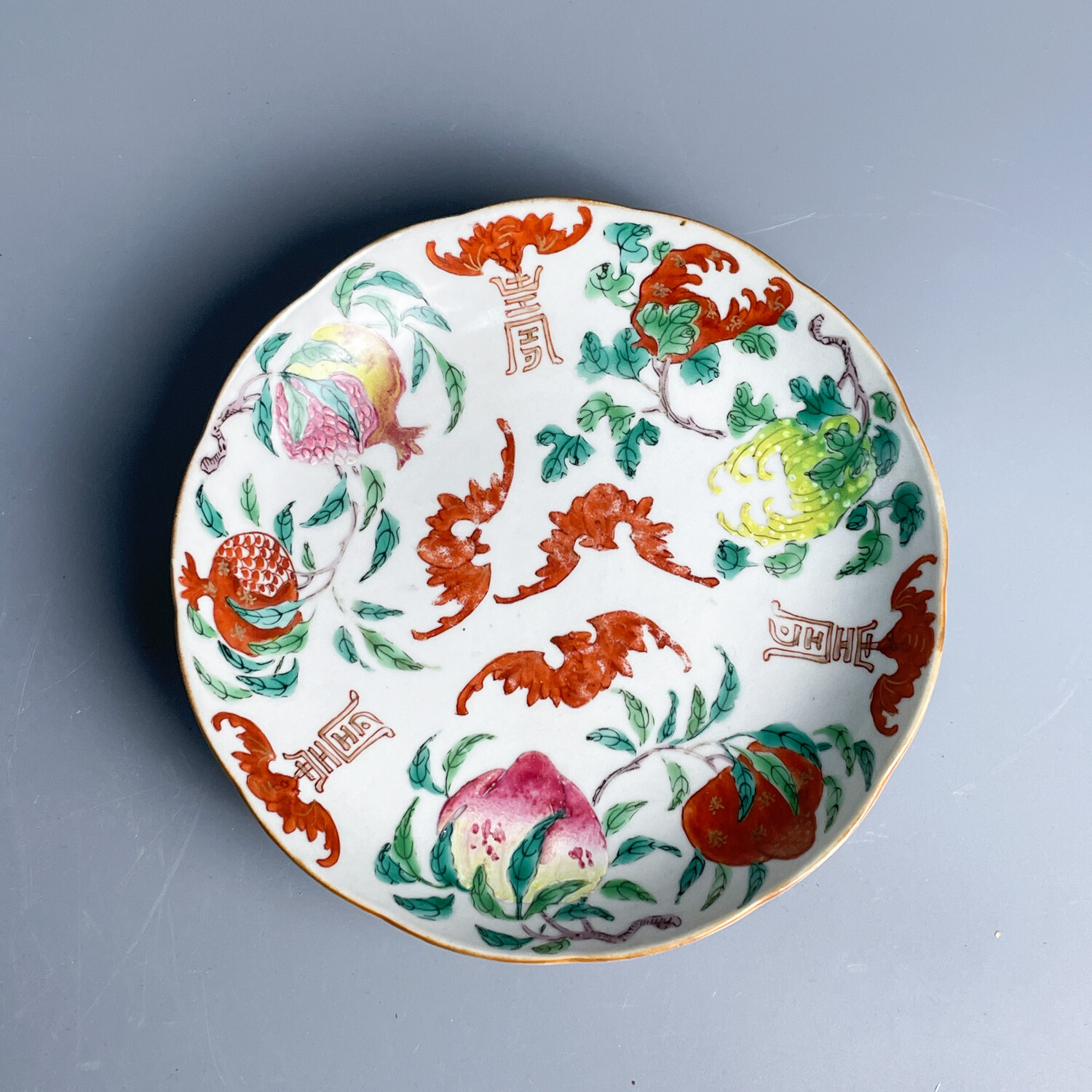 M25LB001A98 - 清中期粉彩三多盘