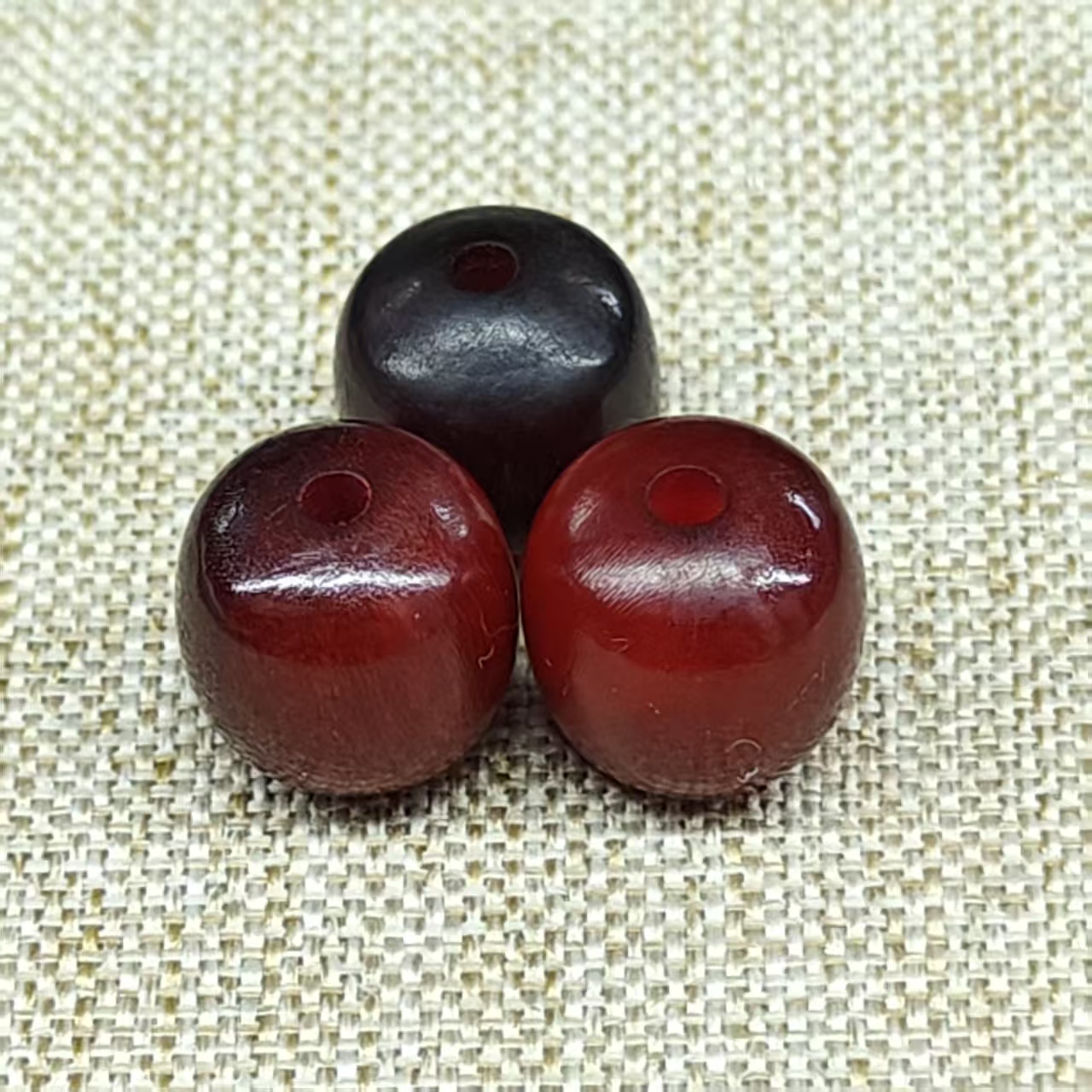 YL0223    血甲挖掘机单珠约10*9mm  多样性发其一