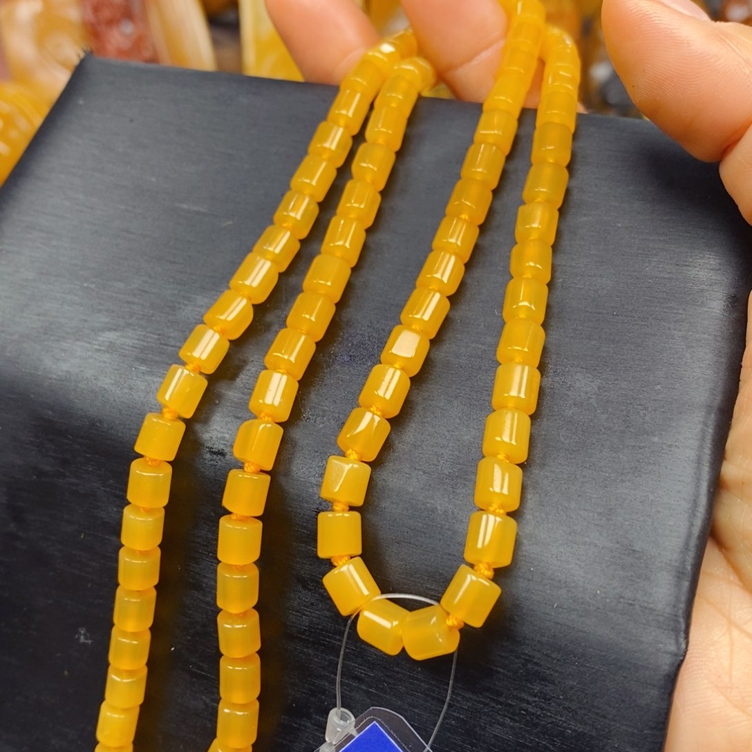 石英质玉颈饰未镶嵌