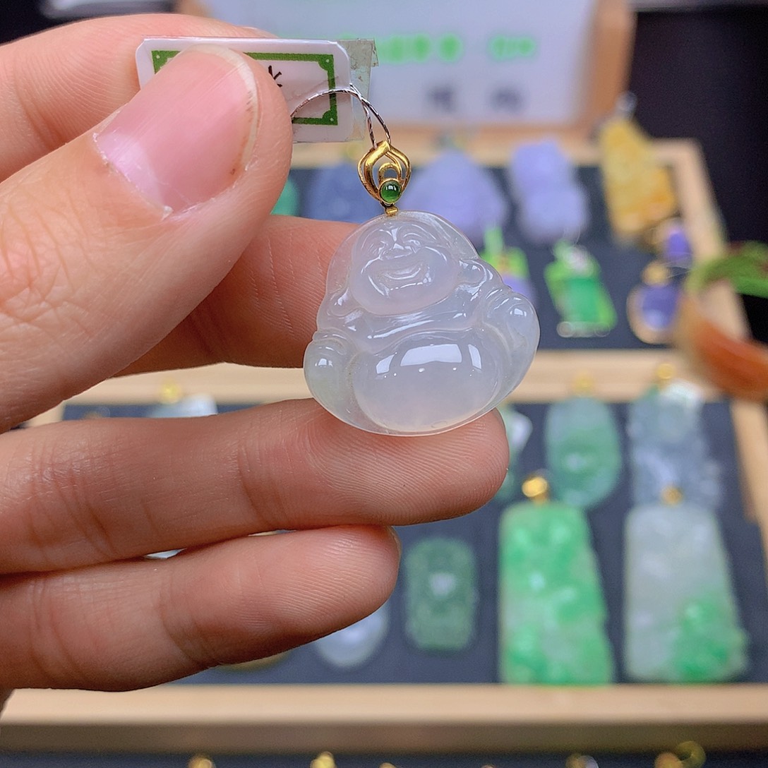 翡翠颈饰18K金镶嵌翡翠