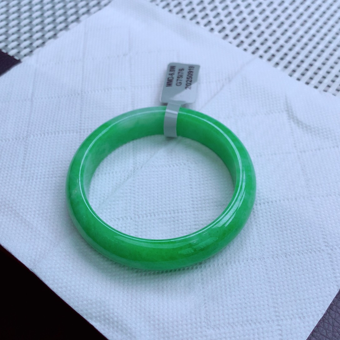 翡翠手镯未镶嵌贰*翡翠