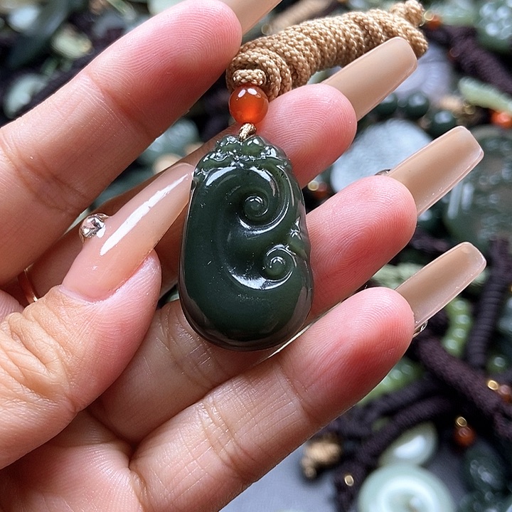 和田玉颈饰未镶嵌