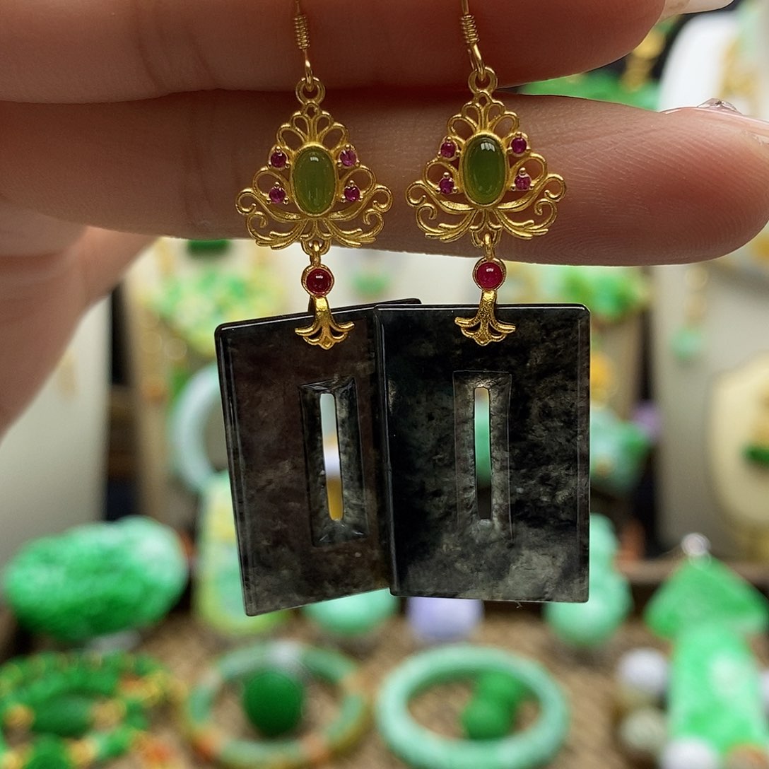 翡翠耳饰未镶嵌天然