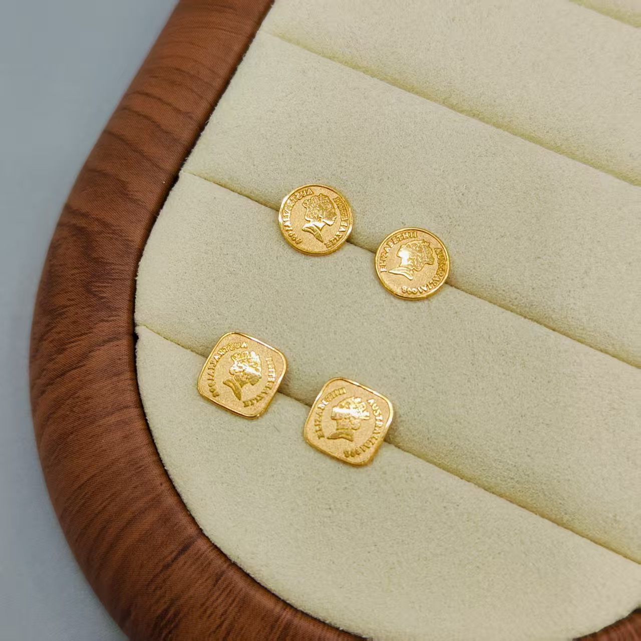 珺铺黄金 5G足金999【一店】圆形方形英伦女王直针耳钉