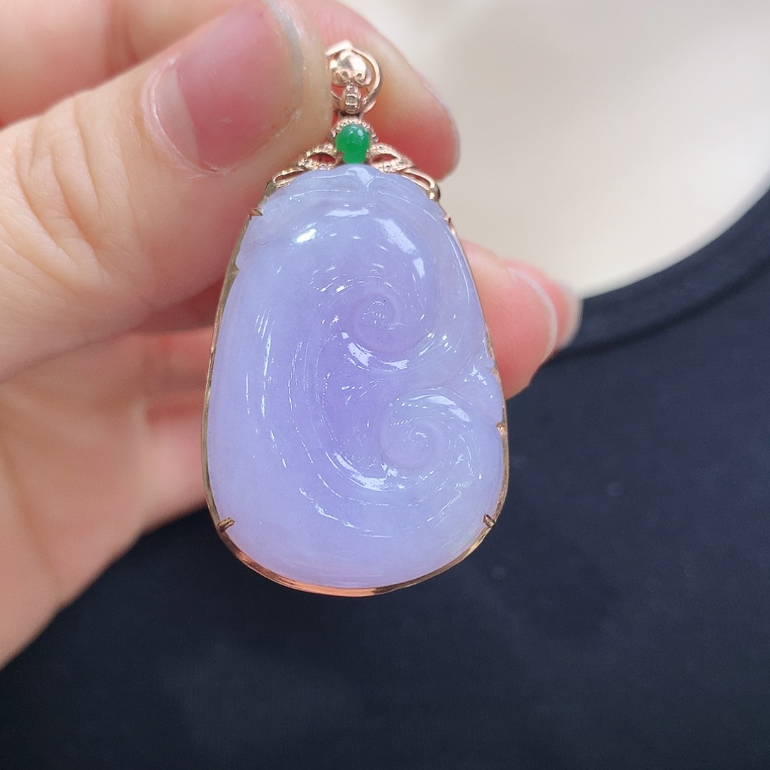 翡翠颈饰18K金镶嵌如意