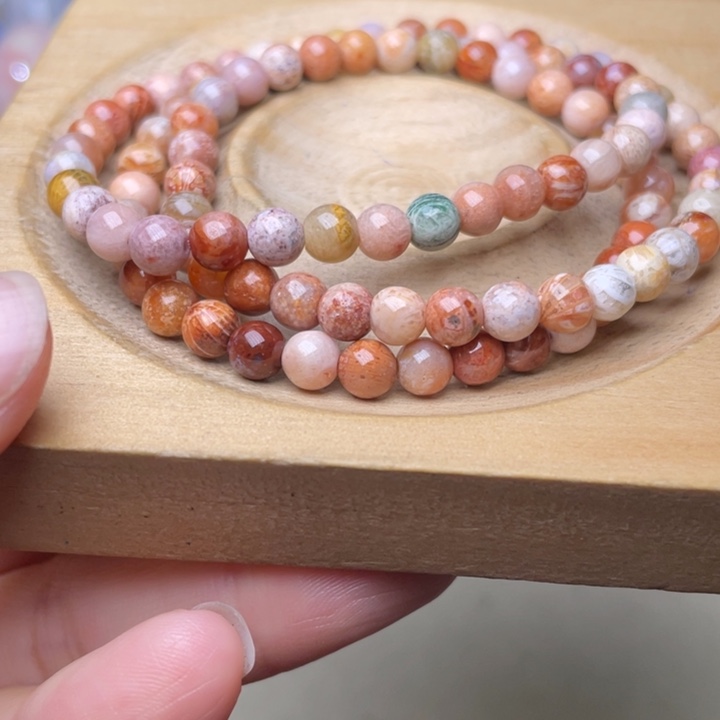 未镶嵌手镯硅化玉