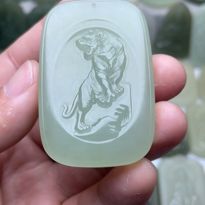 和田玉未镶嵌颈饰