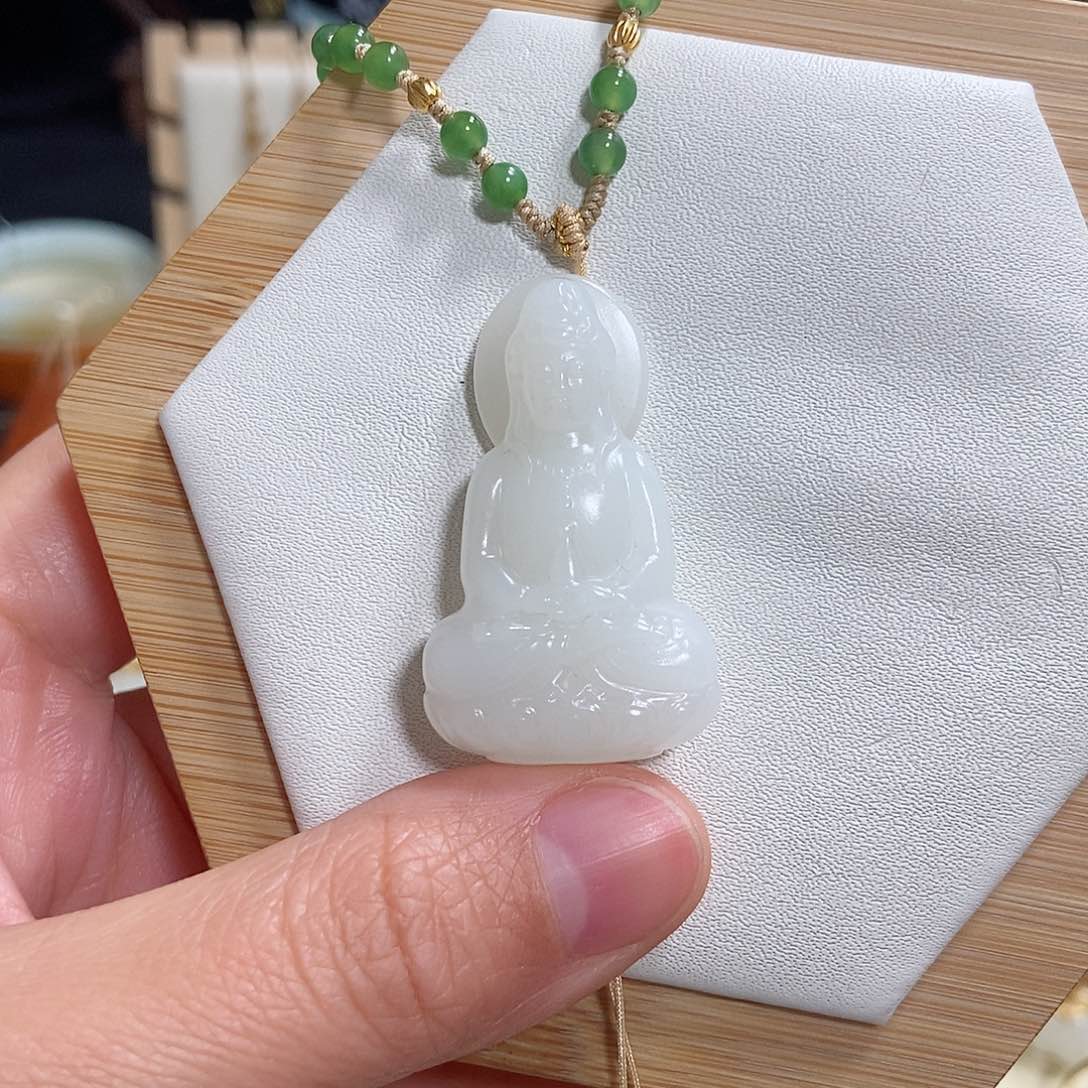 和田玉颈饰未镶嵌