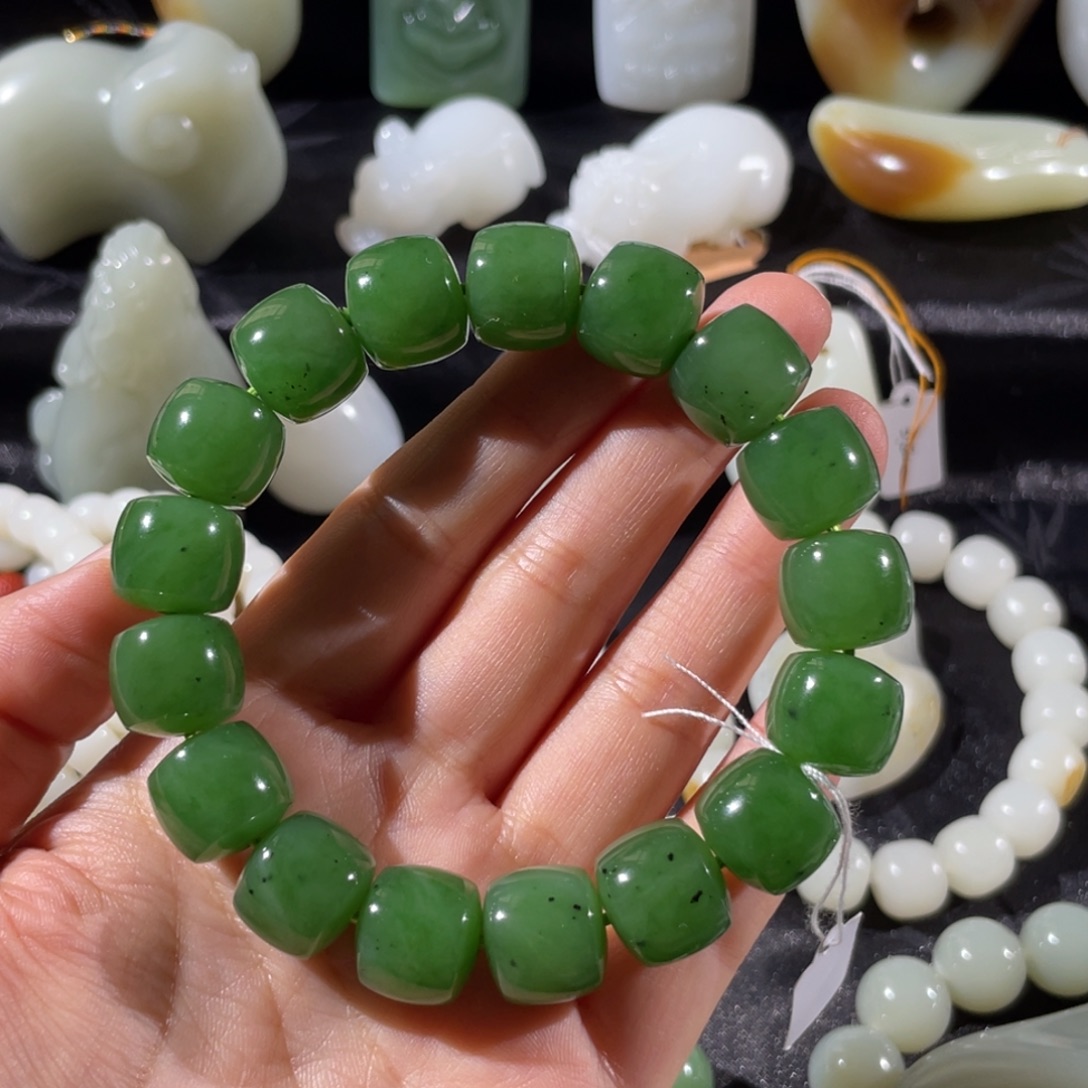 和田玉未镶嵌颈饰手串