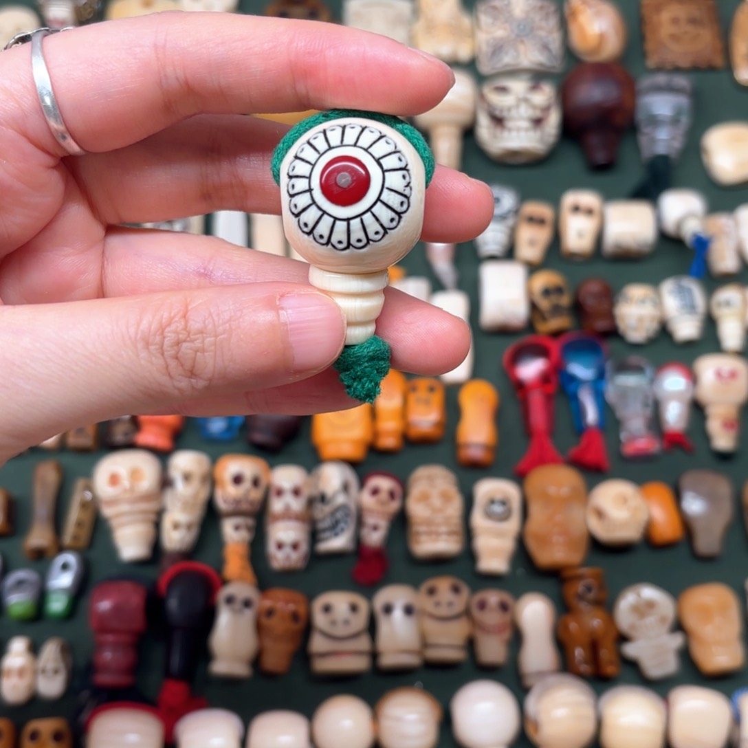 配饰和化妆都可以使用噢