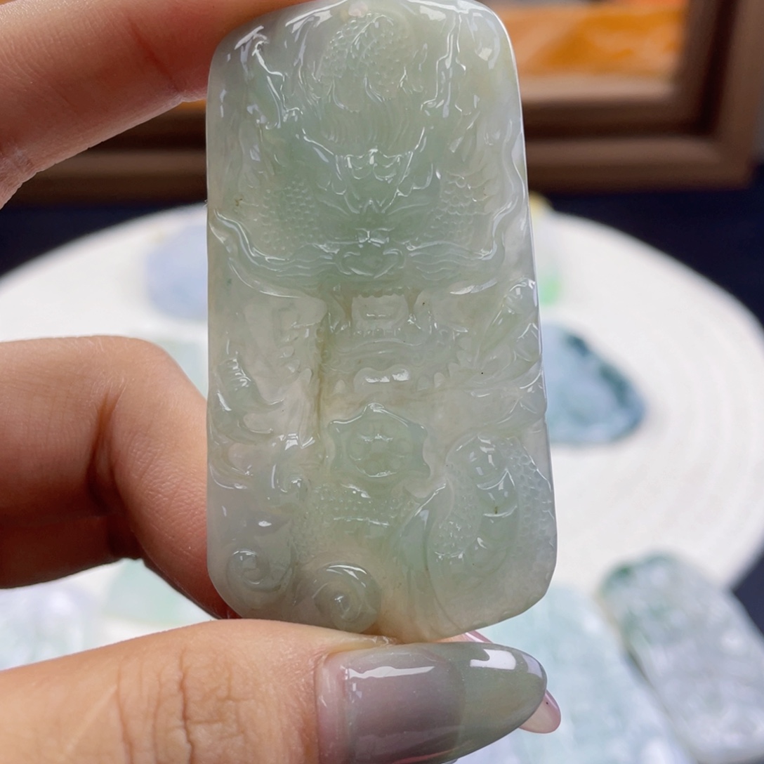 翡翠裸石天然翡翠龙牌