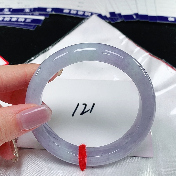 翡翠手镯未镶嵌翡翠手镯未镶嵌