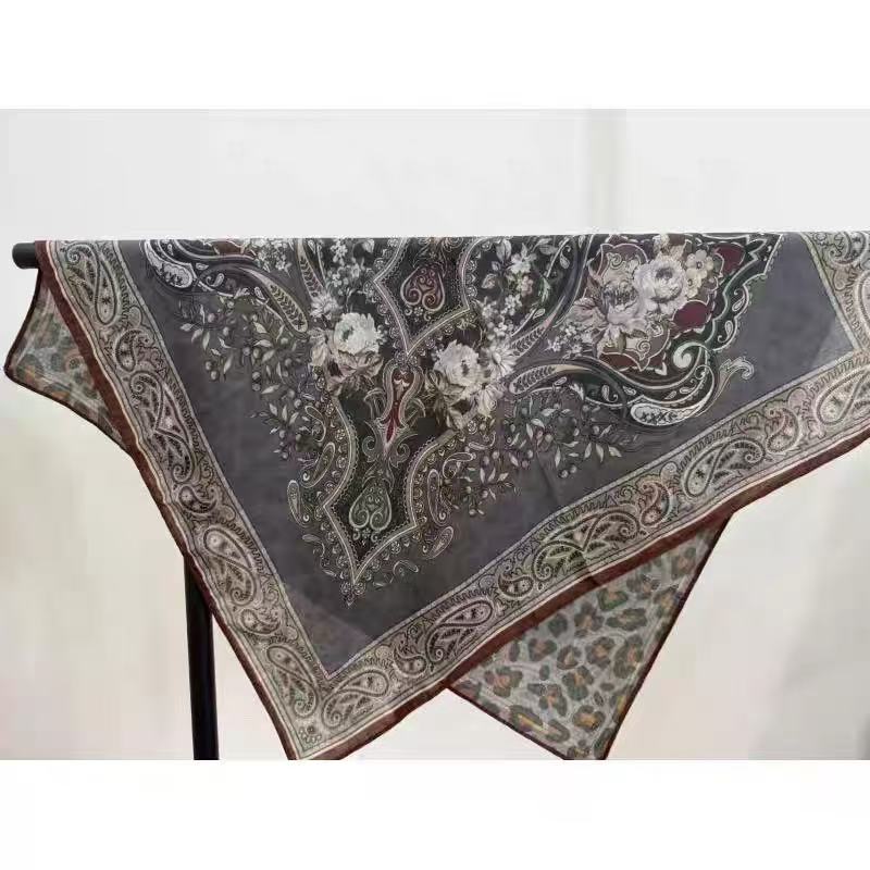 C031【复古黑花】70*70秋季新款丝毛围巾女士披肩