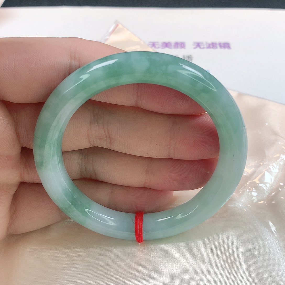 翡翠未镶嵌手镯（圆镯）329号