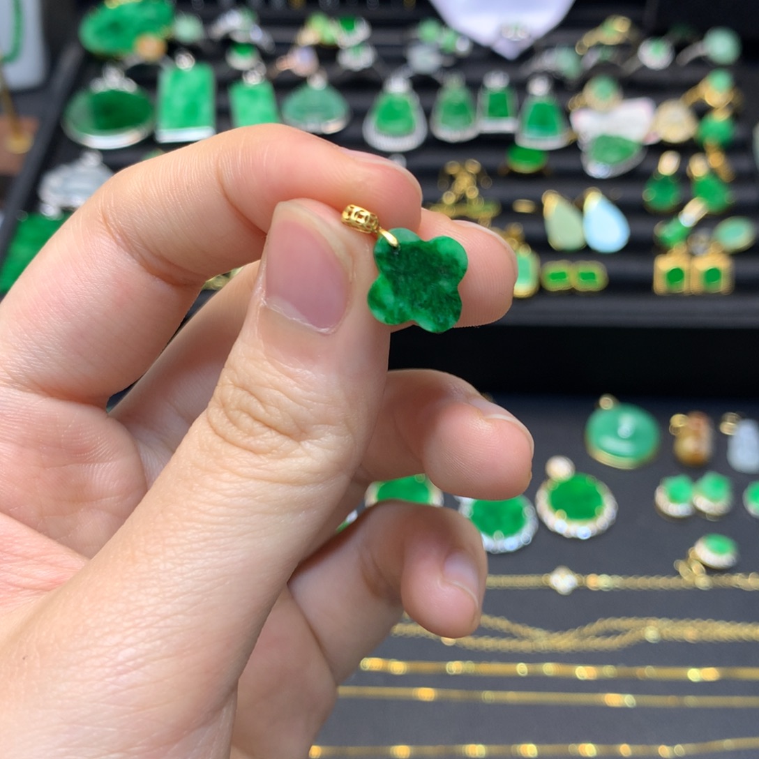 翡翠18K金镶嵌吊坠(不含链)有纹裂
