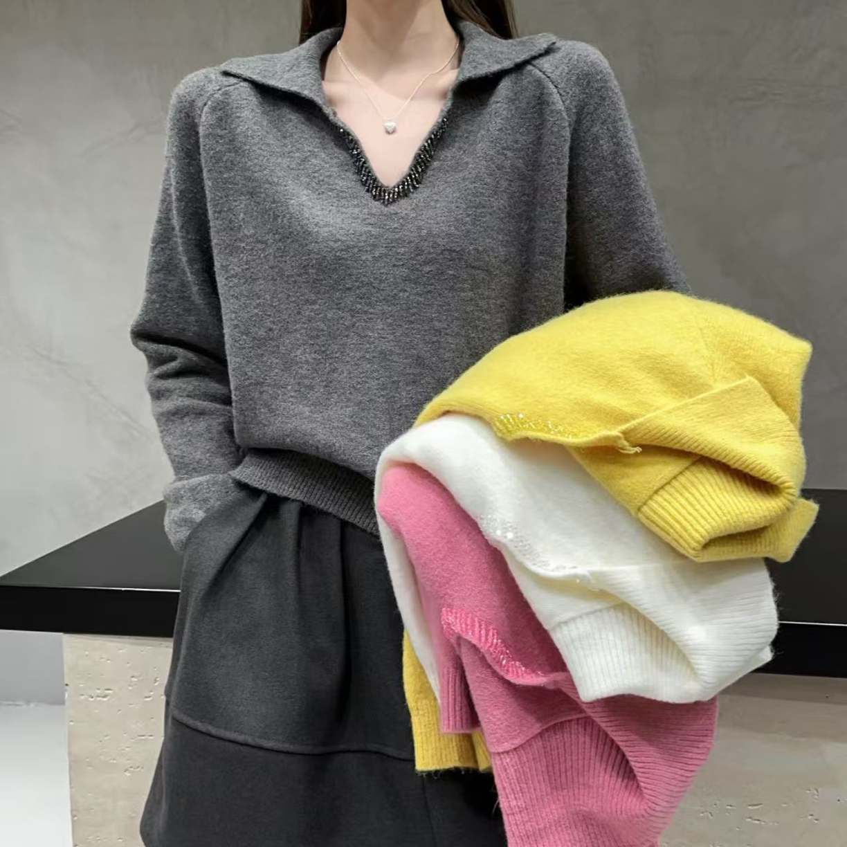 秋冬韩系复古翻领钉珠针织衫女宽松显瘦百搭毛衣上衣