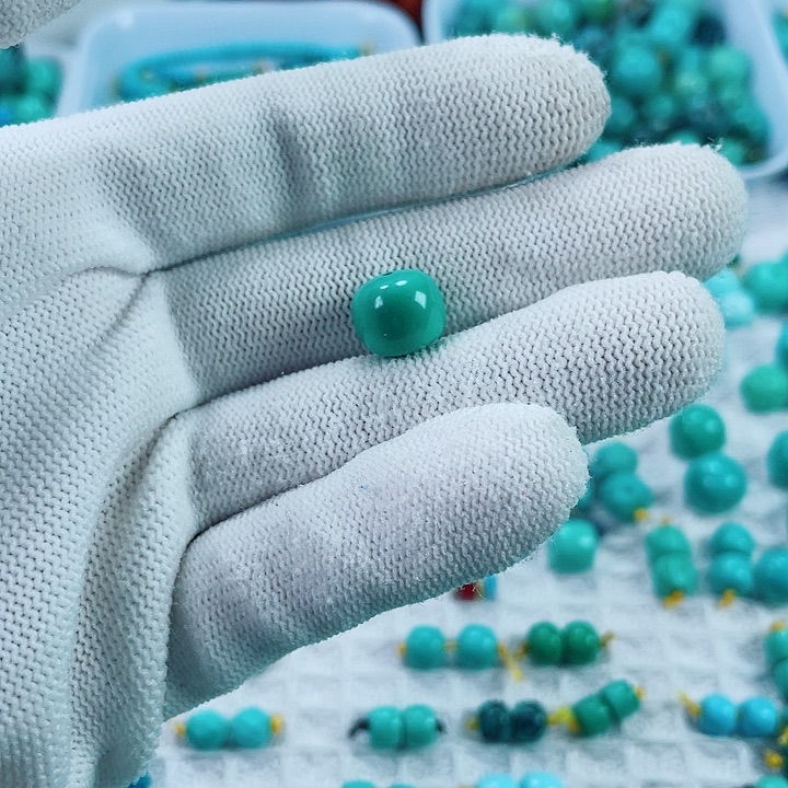 南红玛瑙未镶嵌珠宝奇石