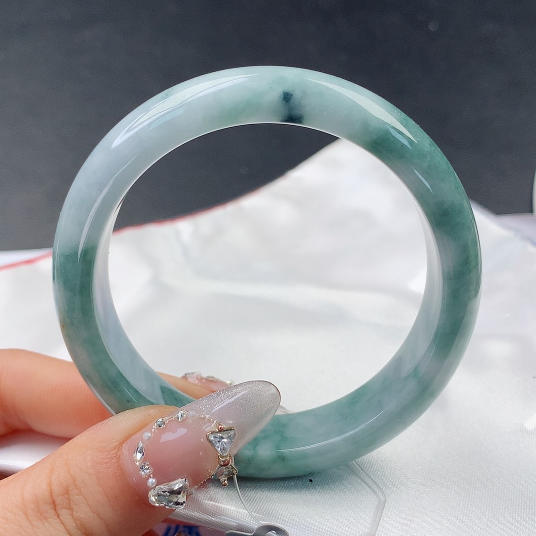 翡翠手镯未镶嵌28正56