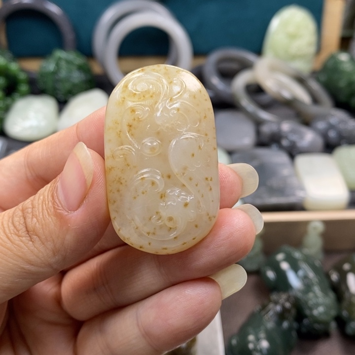 和田玉颈饰未镶嵌