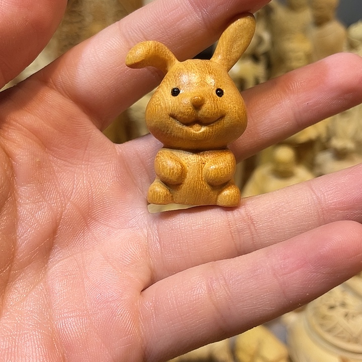 黄杨木兔子手把件