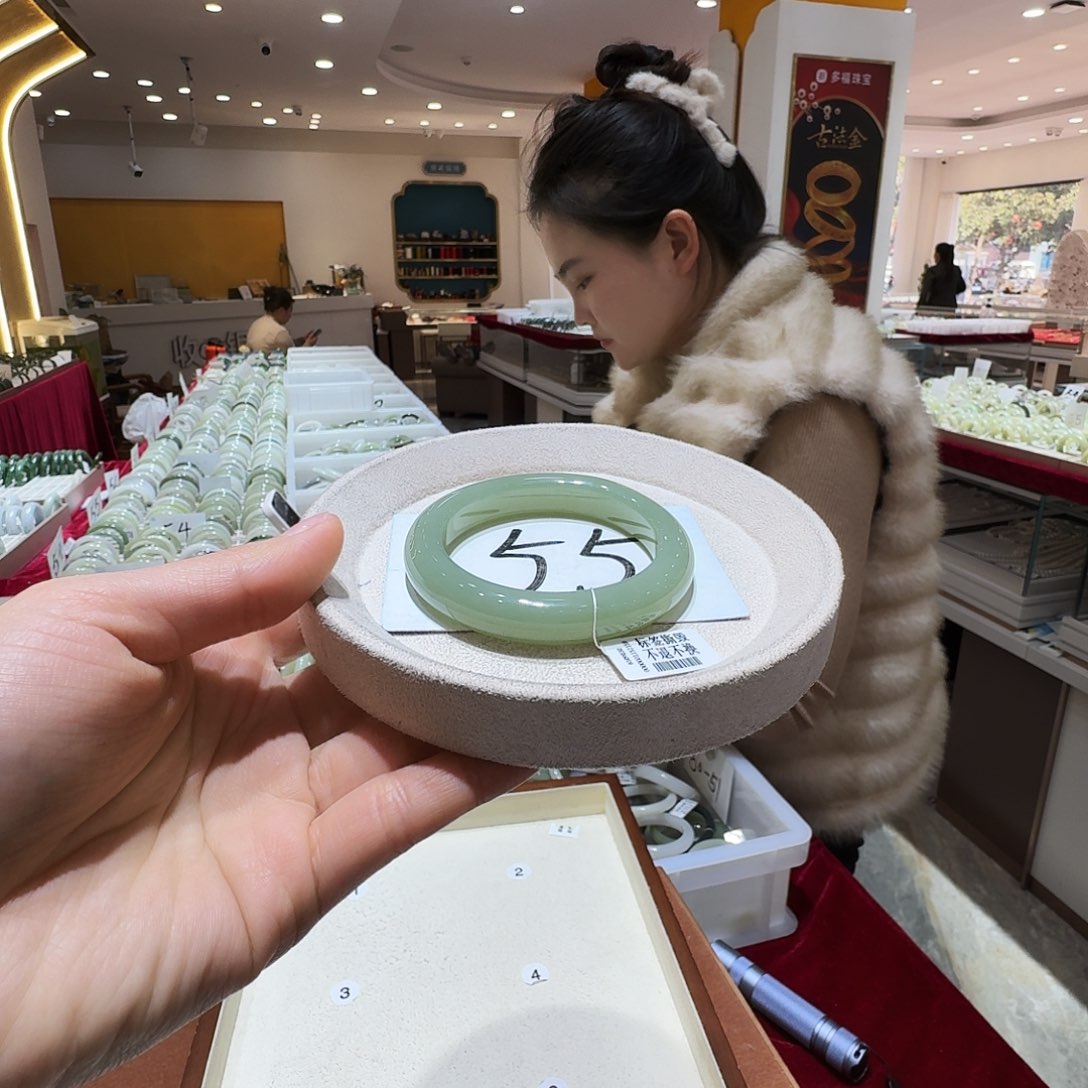 和田玉未镶嵌手镯35