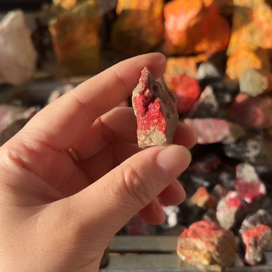 天然辰砂福利朱砂毛料