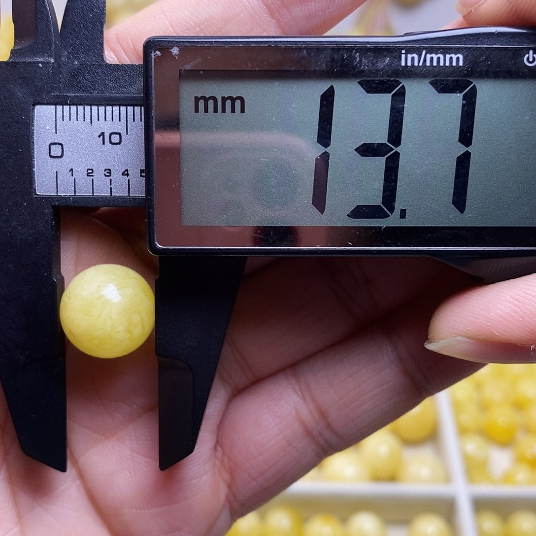 裸石琥珀未镶嵌蜜蜡圆珠