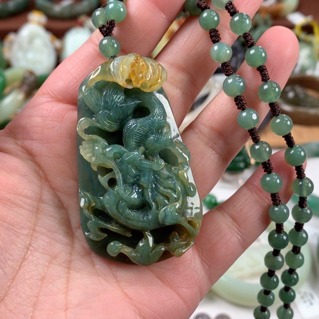 岫玉颈饰未镶嵌吊坠