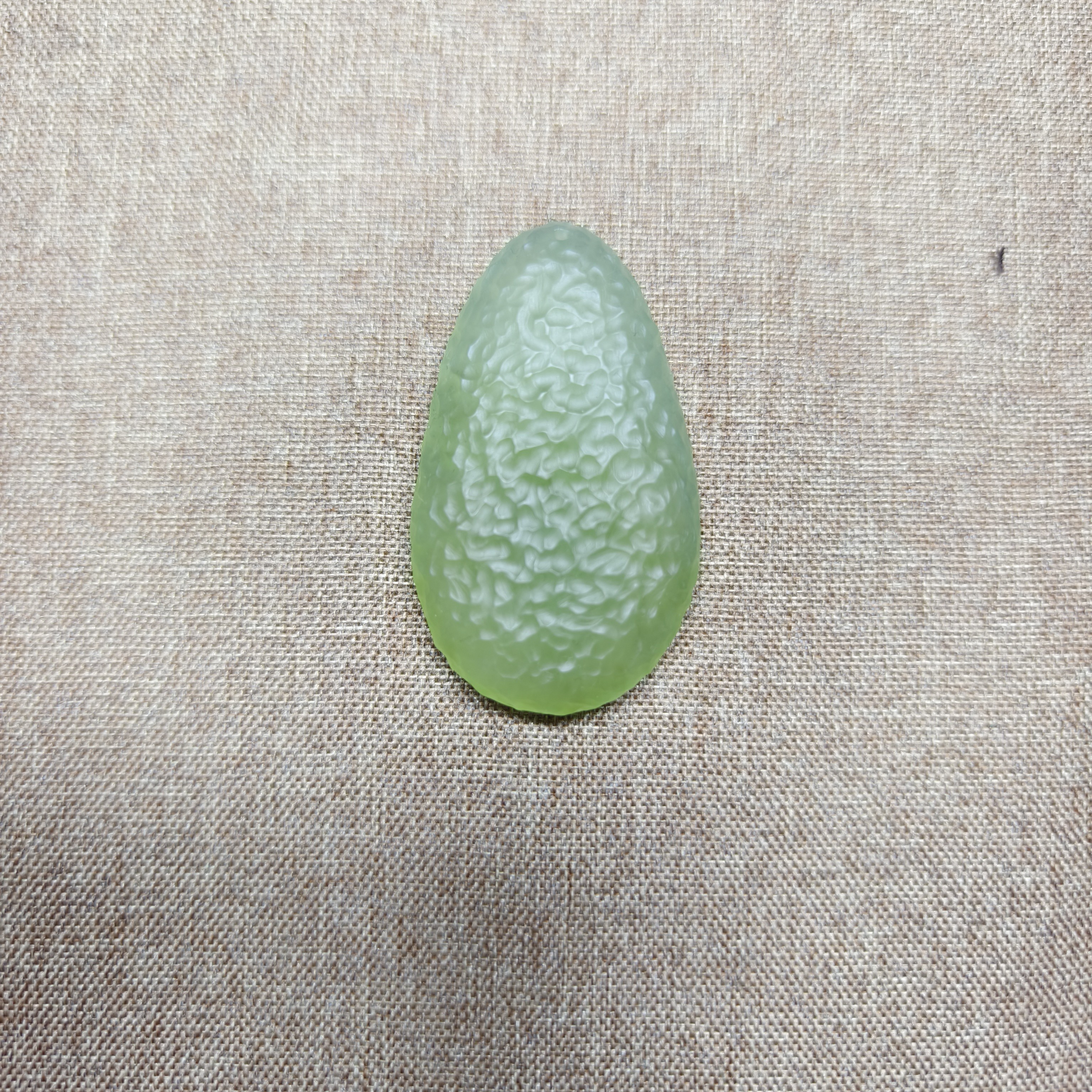 纯天然岫玉绿冰复古锤纹圆牌