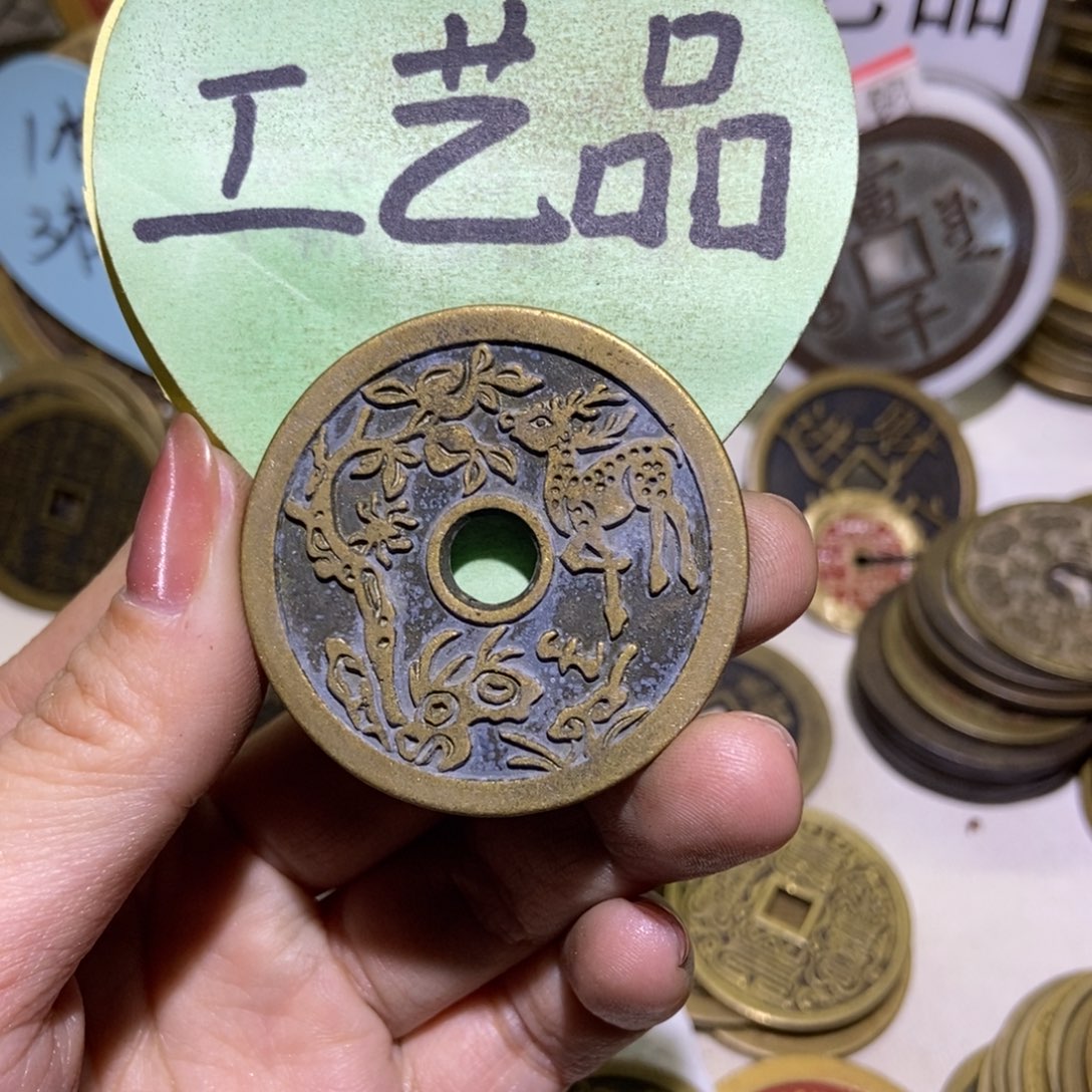 铜月****阳现代工艺品现代产品