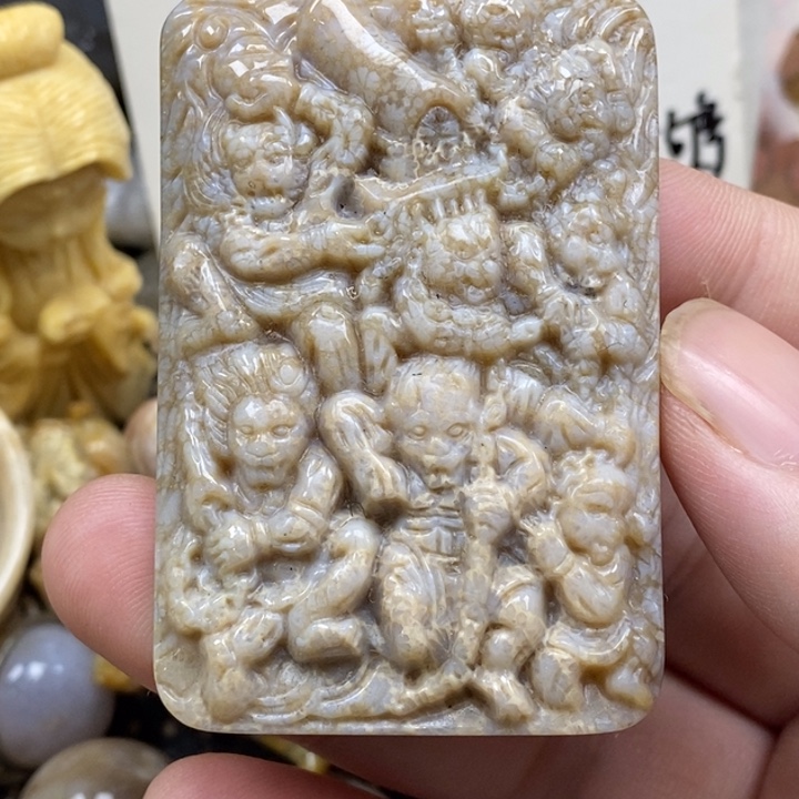 硅化珊瑚（珊瑚玉）未镶嵌颈饰