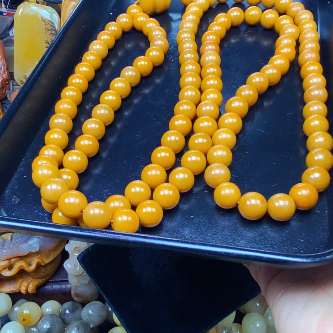 石英质玉（黄龙玉）未镶嵌颈饰