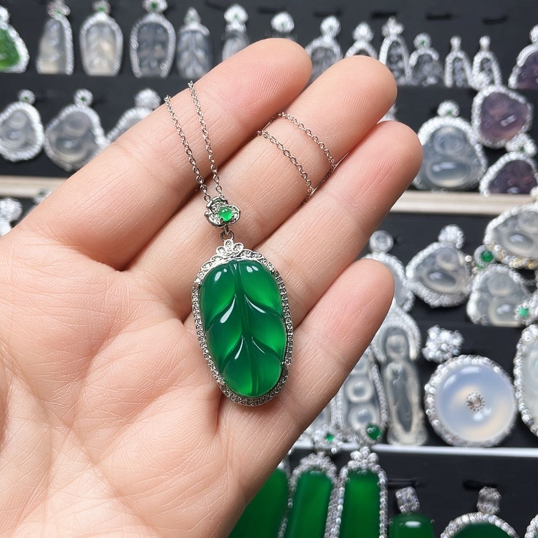 玛瑙/玉髓颈饰合金