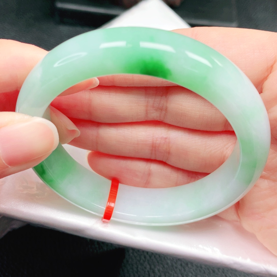 翡翠未镶嵌手镯54圈