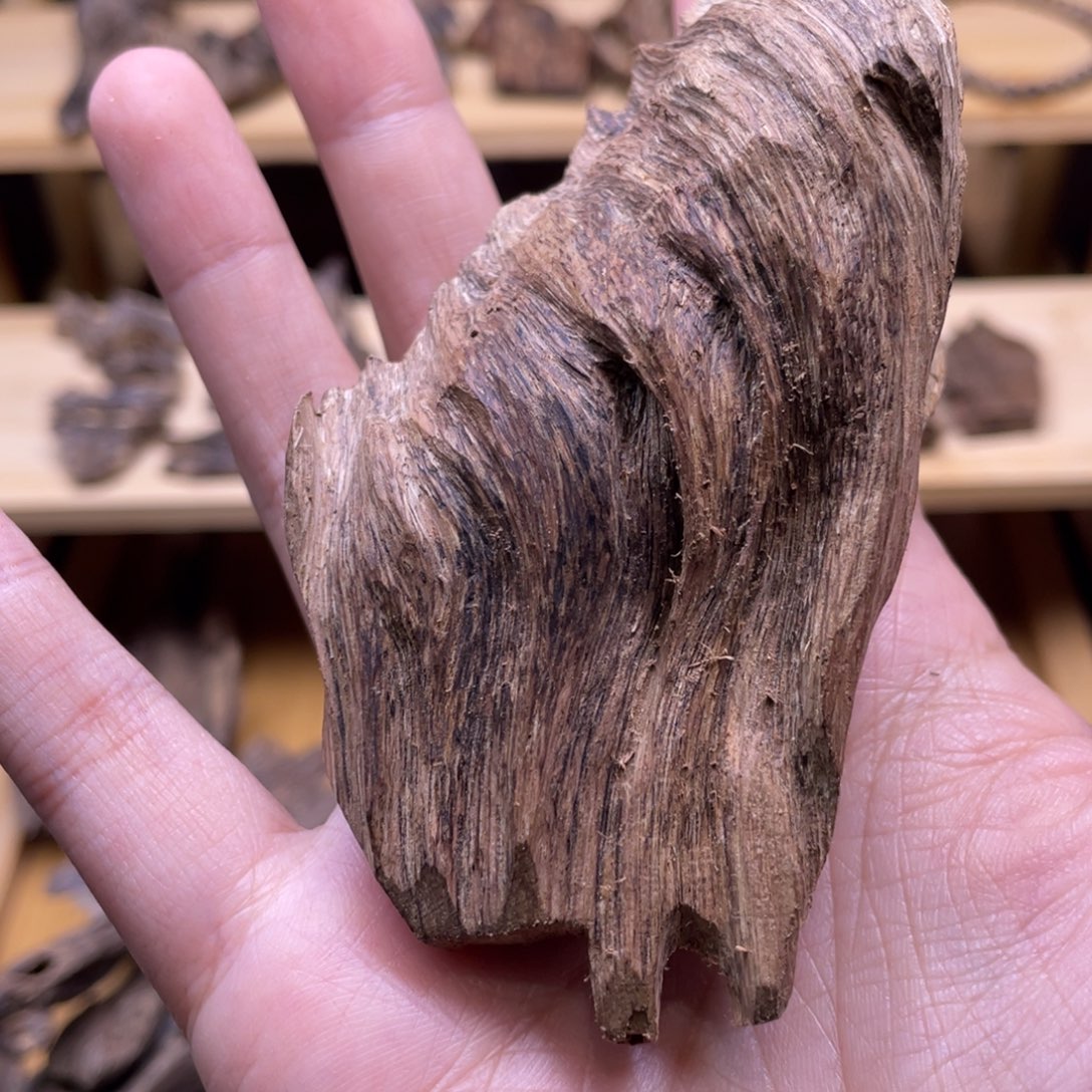 Y***D21克海南尖峰扭结老香