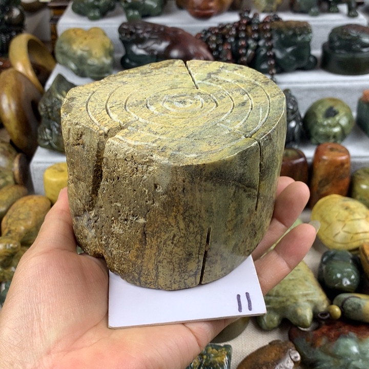 岫岩河磨玉（透闪石质玉）未镶嵌珠宝奇石