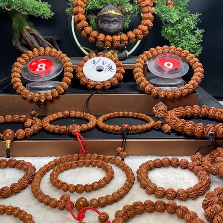 桃核吊坠一****）秦岭龙纹