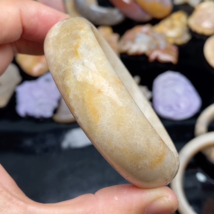 硅化珊瑚（珊瑚玉）手镯未镶嵌53:8