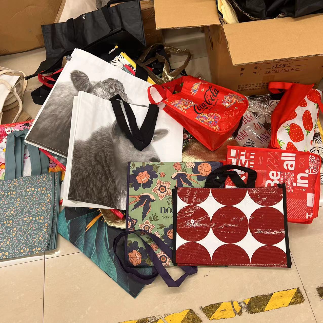 福利年底清仓处理样板或珍惜少数购物袋大杂烩 魔师家