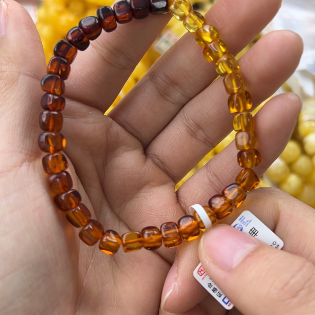 琥珀珠宝奇石未镶嵌