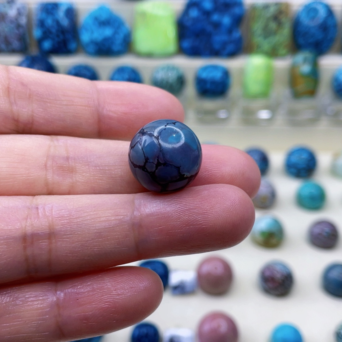 未镶嵌绿松石颈饰