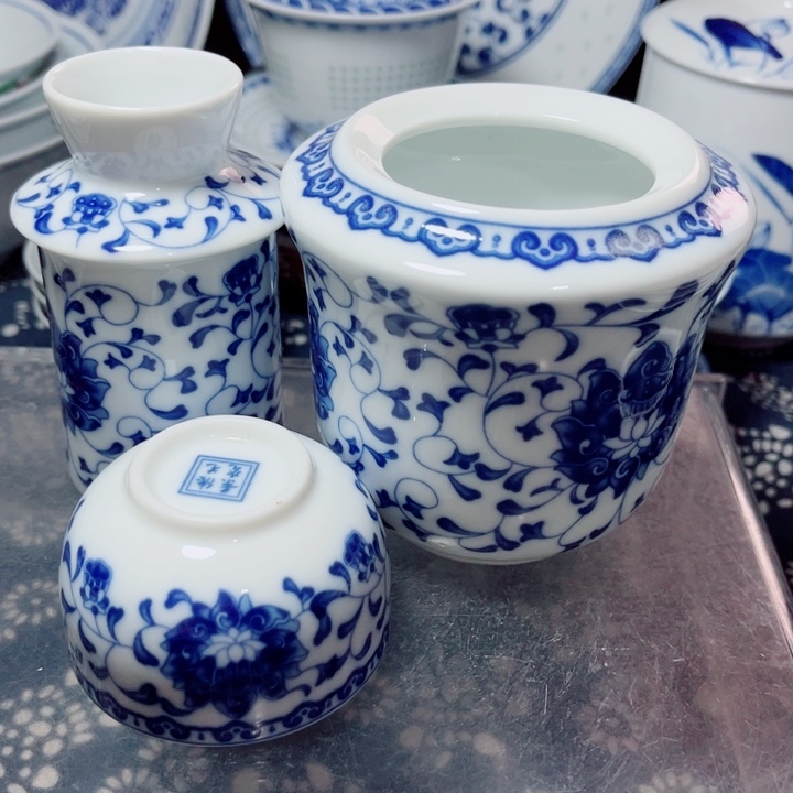 青花玲珑缠枝莲温酒器
